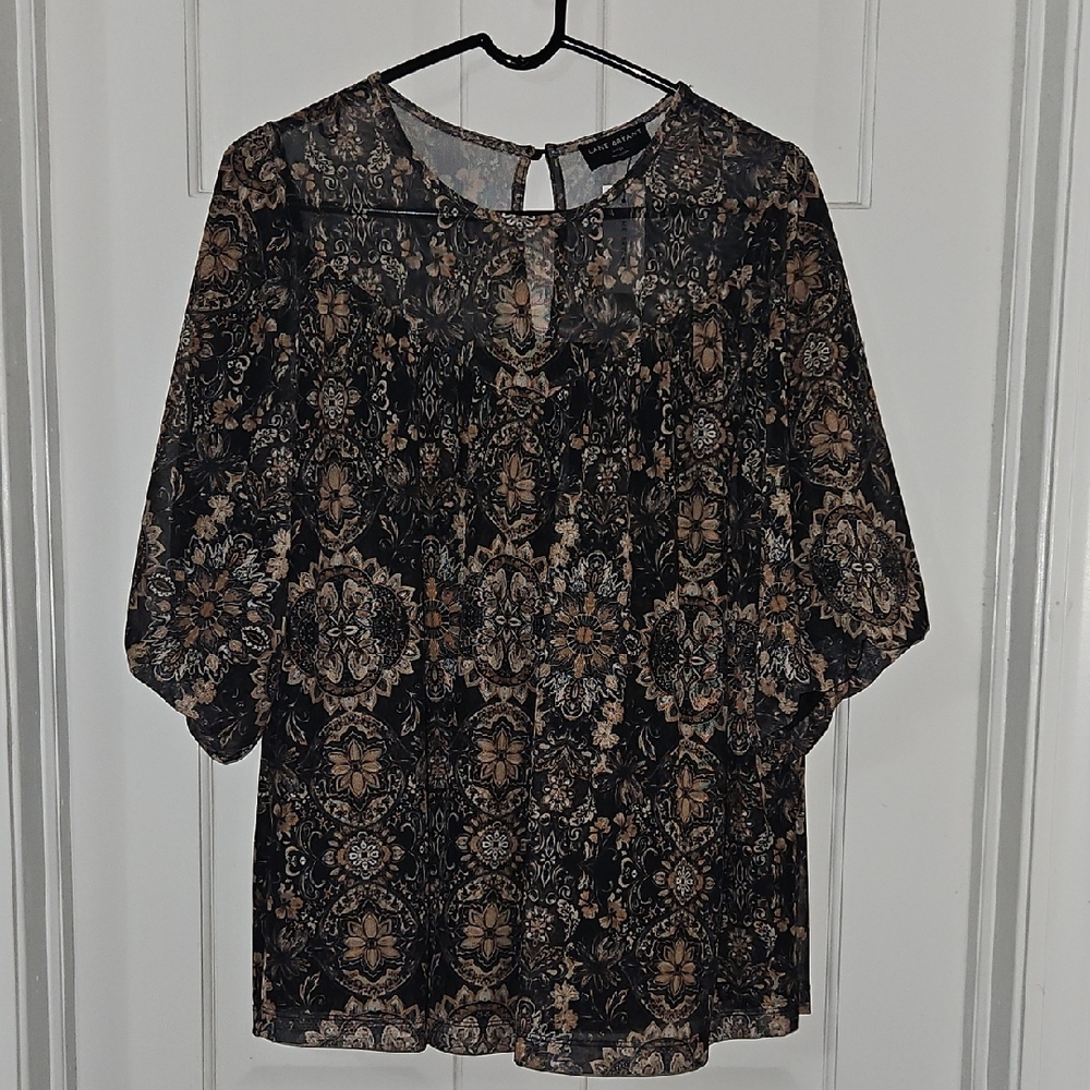 Floral Patterned Top - Picture 8 of 8